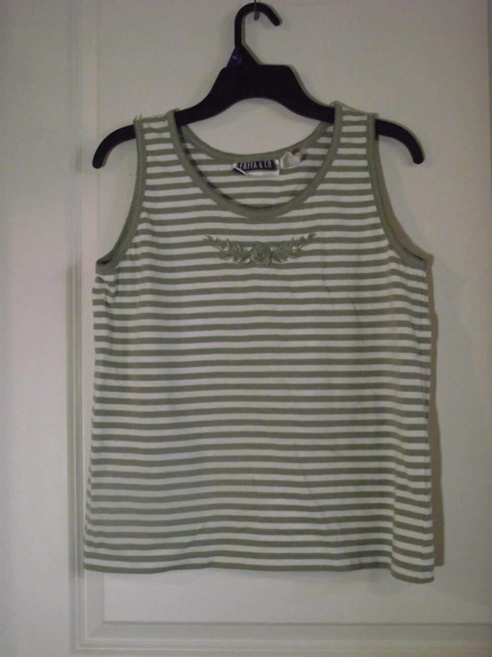WOMENS size L Erika & co. SLEEVELESS TANK TOP